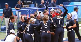 Thirteen years ago, @dejahmulipola was asking @usasoftball players for autographs. Xrm4gekchhopem