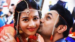 Wearing ₹3000 Saree To Venue Worth ₹11000: Internet Is In Love With Amrita  Rao's Inspiring Marriage