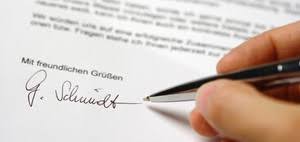 Arbeitszeugnisse, welche den mitarbeitern am ende ihrer anstellung ausgestellt werden, sollten in einem solchen fall aber eine bestimmte beendigungsformel enthalten. Arbeitszeugnis Wann Und Wie Es Berichtigt Wird Personal Haufe