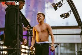 Met een 1 januari als dit, kan me jaar niet beter beginnen pikkie. Lil Kleine Op Kingsland Festival Amsterdam 2019 Foto Op Festivalinfo