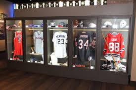 Harry caray's 7th inning stretch and the chicago sports museum anchor the 7th floor of water tower place on chicago's magnificent mile. Chicago Sports Museum Celebrates The Windy City S Sports Athletes And Artifacts Sports Collectors Digest
