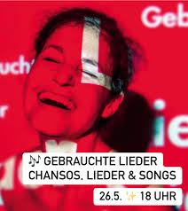 🎶 Janine Bauer erzählt mit ihren Liedern und Conferencen Geschichten − sie  verwebt Erlebtes, Gehörtes und Erdachtes. 🎹 Begleitet wird sie dabei von  ihrem langjährigen Begleiter, dem Jazz-Pianisten Bernd Kämmerling.  🐄🌹Sowohl musikalisch