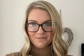 Jasmin Shaw's Instagram, Twitter & Facebook