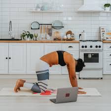 Bei diesem trainingsplan für zuhause wird aus beispiel 3, nur multipresse, kabelturm, und das. Sport Zuhause 9 Online Fitnessangebote Im Lockdown Hallo Ludwigsburg