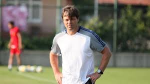 15 ocak 2012 beşiktaş bursaspor maçında da tek isteğim adam gibi adam ertuğrul sağlam ya da beşiktaş'ın çocuğu ertuğrul sağlam gibi tezahüratları. Herkesin Sempati Duydugu Bir Takim Haline Gelecegiz