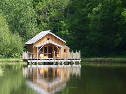 Bonjour, je souhaite construire une pergola en bois. Faut Il Un Permis Ou Une Declaration Pour Construire Sa Cabane