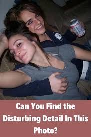 I Was Browsing Imgur When I Saw A Challenge Someone Posted A Picture With The Title It Took Me Forever To Find Out What S Wrong Here Women Humor Disturbing