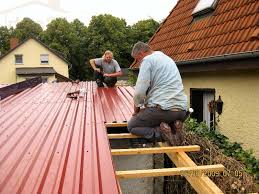 Wie sie beim dach decken mit blech vorgehen können erfahren sie in unserem ratgeber. Auswahlhilfe Welche Dachplatten Fur Mein Dach Der Dachplattenprofi