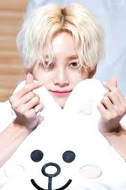 Seventeen group member jeonghan korean name finger hearts 100 page 6 x 9 blank lined notebook kpop merch journal book for carat. Yoon Jeonghan ã¡ã³ãº ãã¢ã¹ã¿ã¤ã« Seventeen ã¸ã§ã³ãã³ ã¸ã§ã³ãã³