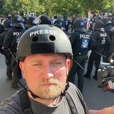 Achtung Wichtiger Aufruf!!! DRINGENDER HINWEIS GESUCHT! Thomas Griebel  kämpft ums Überleben! Thomas- bekannt aus Kümmersreuth Freitag oder Samstag  (LIF) Fenster „Tom Tom", Schreiner am vergangenen Roth bei Lichtenfels oder  eingebaut. Dabei möglicherweise