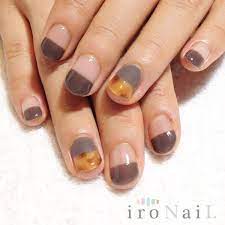 ショートネイルをべっ甲デザインでリッチに 短い爪でも大人っぽく見える ネイルデザイン ネイル 爪