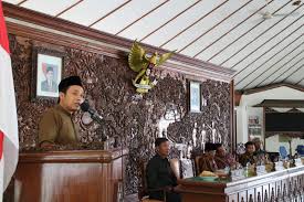 Handphone (hape) adalah salah satu bidang teknologi yang berkembang sangat pesat. Sarasehan Sinau Bareng Desa Bersama Ademos Peringati Ultah Ke 12 Suarabojonegoro Com