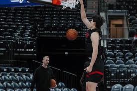 全场3分6次犯规，杨瀚森尴尬结束季前赛！14+10+8，难怪湖人痴迷他