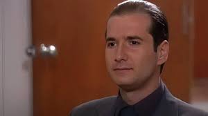 Ya que andan en el betty vs teresa, qué pasaría si Teresa intentara ligarse  a Daniel? Tal vez en un principio Daniel se hubiera deslumbrado por la  belleza de Teresa y por