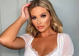 Shauna Phillips's Instagram, Twitter & Facebook