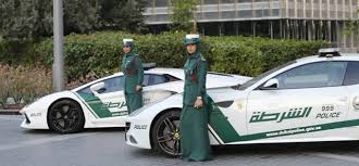 Netizen kecoh susulan penularan beberapa gambar dan video memaparkan individu dipercayai muhammad sanusi memandu uji. Kereta Polis Dubai Yang Mewah 7 Gambar