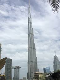 Burj khalifa is a megatall skyscraper in dubai, united arab emirates, the building is best known for being the current world's tallest skyscraper, it's name: 5 Fakta Menarik Burj Khalifa Gedung Pencakar Langit Tertinggi Di Dunia Kumparan Com