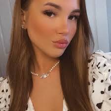 Lucy Weller (@lucy.weller.7509) • Facebook, Connect with friends