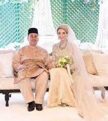 Le prince muhammad faris petra monte sur le trône de kelantan sous le nom de muhammad v. Tengku Muhammad Faiz Petra Wedding Cyber Rt