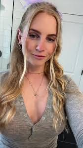 Violet Walker's Instagram, Twitter & Facebook