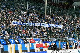 Sähe man sich gezwungen, den vorletzten abend der mannheimer schillertage mit einem wort zusammenfassen, wäre das englische „to digest“ am passendsten. Dauerkartenaufruf Der Ultras Mannheim 1999 Pro Waldhof E V