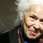 Kendi toplumundaki kadın sünneti uygulamasına özellikle dikkat ederek i̇slam'da kadın konusunda birçok kitap yazdı. Nawal El Saadawi Ù†ÙˆØ§Ù„ Ø§Ù„Ø³Ø¹Ø¯Ø§ÙˆÙŠ She Thought It