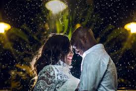The average cost for a wedding photographer is $250 per hour.hiring a wedding photographer to capture your big day, you will likely spend between $100 and $400 per hour. 7 Reasons To Shoot Your Nigerian Pre Wedding Pictures In A Studio Loveweddingsng