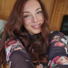 POV it's been a month since you've seen your bestie.... cue the squeals and  tight hugs 🤍 👭