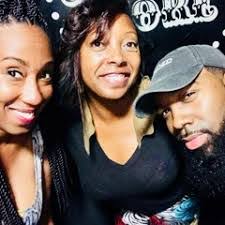 Nedra Martin's Instagram, Twitter & Facebook