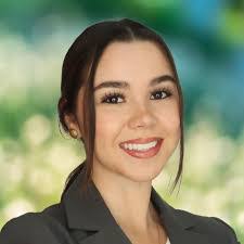 Kiki Powell's Instagram, Twitter & Facebook