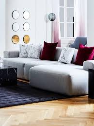 Vom schlichten schwarz oder grau über ein dezentes blau bis hin zum knalligen gelb können die ecksofas alle wünsche erfüllen. 20 Inspirationen Wohnzimmer In Grau Westwing