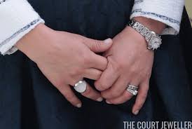Zara phillips, 13th in line for the throne of england, wed rugby star mike tindall this past weekend in a private ceremony at canongate kirk on edinburgh's royal mile. Zara Talks Engagement Rings
