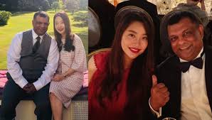 During his speech, airasia group ceo tan sri tony fernandes said, flying high is a story about the power of dreams. Hampir 2 Tahun Berkahwin Suri Hati Tan Sri Tony Fernandes Buat Pemilik Air Asia Ini Benar Benar Bahagia Nona