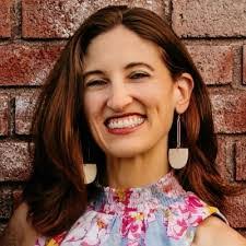 Amanda Hodgson's Instagram, Twitter & Facebook