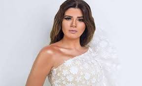شاركت الفنانة بسنت شوقي متابعي صفحتها على موقع تبادل الصور والفيديوهات إنستجرام مجموعة صور تجمعها بخطيبها الفنان محمد فراج، هنأته خلالها بعيد ميلاده الـ37. Ø±Ø§Ù†ÙŠØ§ ÙØ±ÙŠØ¯ Ø´ÙˆÙ‚ÙŠ 3 Ø²ÙŠØ¬Ø§Øª ÙˆØ®Ù†Ø§Ù‚Ø© Ø¹Ù„Ù‰ Ø§Ù„Ù…ÙŠØ±Ø§Øª Ù…Ø¹ Ø£Ø®ØªÙ‡Ø§ ÙˆÙˆØ§Ù„Ø¯ØªÙ‡Ø§ Ø§Ù„Ù…Ø¯ÙŠÙ†Ø© Ù†ÙŠÙˆØ²