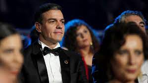 Voilà une des petites phrases qu'affectionne pedro le beau, patron des socialistes espagnols, le plus âgé des (très) jeunes candidats d'opposition aux législatives à venir. Pedro Es Almodovar Y El Guapo Es Banderas