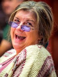 Watch Two Doors Down Season 1, Episode 3: Two Doors Down