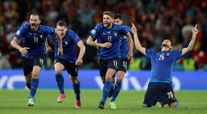 Before this decisive match, both the italians and the spaniards had never lost at this euro, and the italian national team is still going for the world record for the longest unbeaten run. S4dfelotzqgg9m