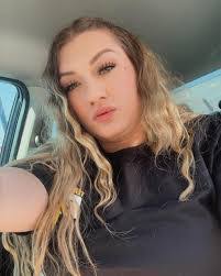 Candice Ortiz's Instagram, Twitter & Facebook