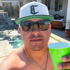 World Series managers Dave Roberts and Aaron Boone competed against each  other when they played in college, and they weren't friends, Roberts says.  👀 Roberts went to UCLA, Boone USC.