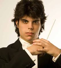 Andrea Battistoni torna sul podio del Maggio Musicale Fiorentino