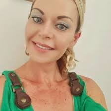 Candice Rowe's Instagram, Twitter & Facebook