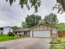 Learn more about apple valley, mn at xome. 309 Walnut Lane Apple Valley Mn 55124 Mls 5317442 Estately