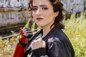 Lillie Hutchinson's Instagram, Twitter & Facebook