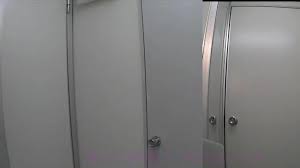 ほとばしる激流オシッコ2回【てくの塾トイレ盗撮K1070T】怜香ちゃん、ギャルだけどマン毛は薄い