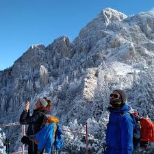 Masivul piatra craiului a devenit parc national doar in anul 1990. DrumeÈ›ie In Parcul NaÈ›ional Piatra Craiului Fii Activ Calatoreste Active Travel Agentie Turism Din Brasov