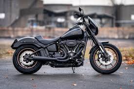 This style is heavily based on one's love for art and their connection to nature, with key items such as famous paintings and sunflowers. Thunderbike Clubstyle Harley Davidson Softail Low Rider S Umbau