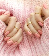 Vous aussi, vous avez des dizaines de vernis à ongles alignées dans la salle de bain et au moins cinq crèmes pour les mains différentes ? Ongles En Gel Ou Semi Permanent Quelles Differences Elle Be