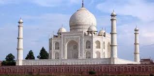 There is a domed tomb erected on an. Us President Trump S Taj Mahal Visit Shah Jahan S Mumtaz S Graves Get Mud Packs Chandelier Refurbished India News India Tv