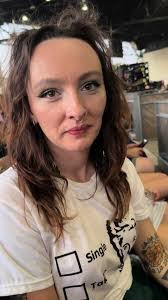 Lori Bowden's Instagram, Twitter & Facebook